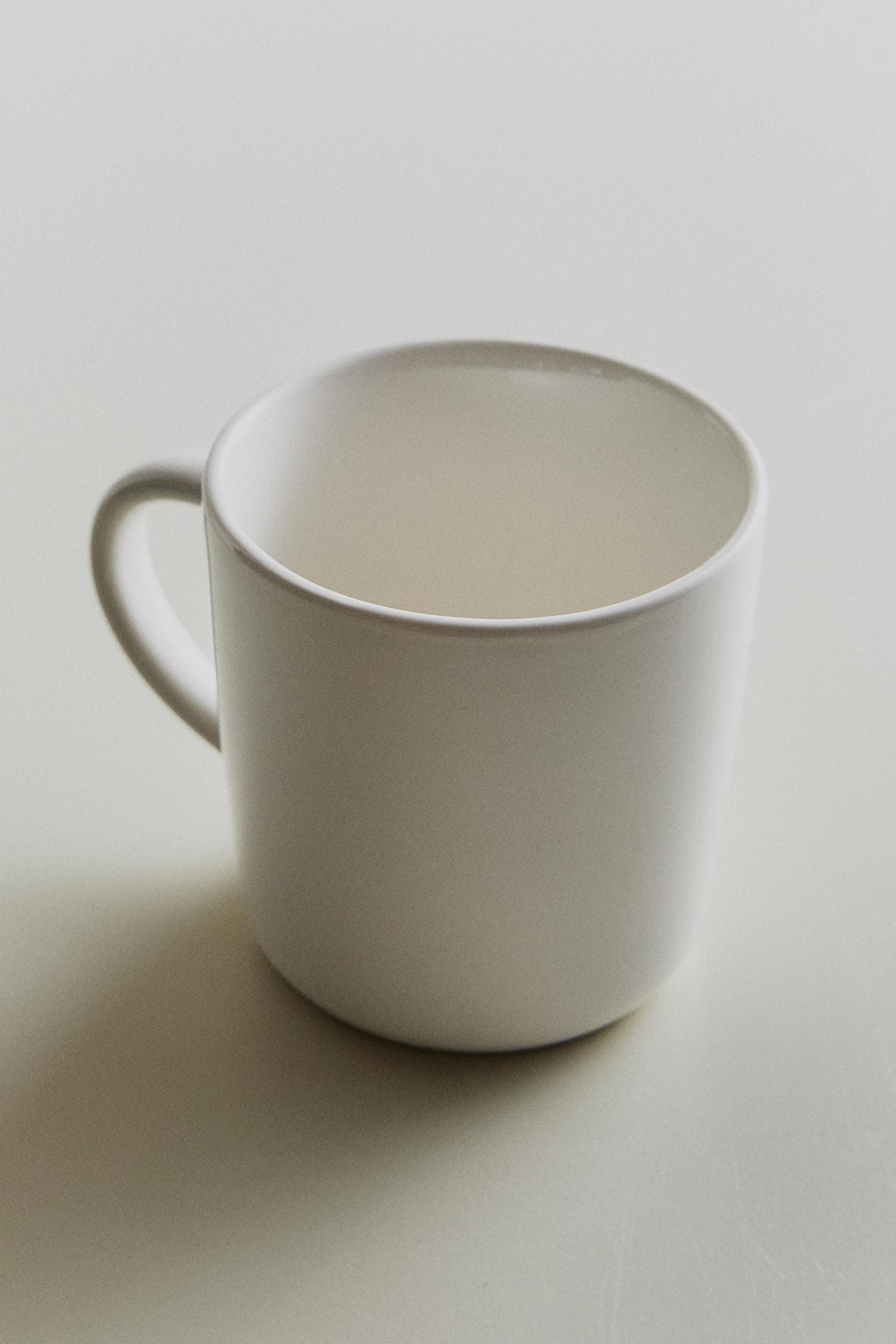 STONEWARE MUG